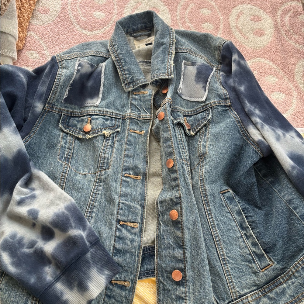 Universal Thread Light Denim Jacket with Dark Indigo Trim